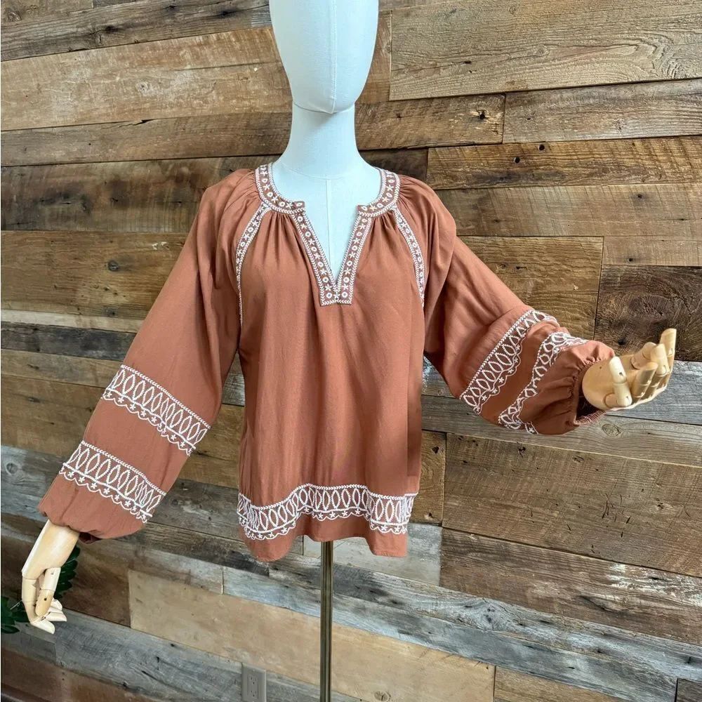 BELLDINI caramel color with off white scalloped trim 
Embroidered Peasant Top Lg